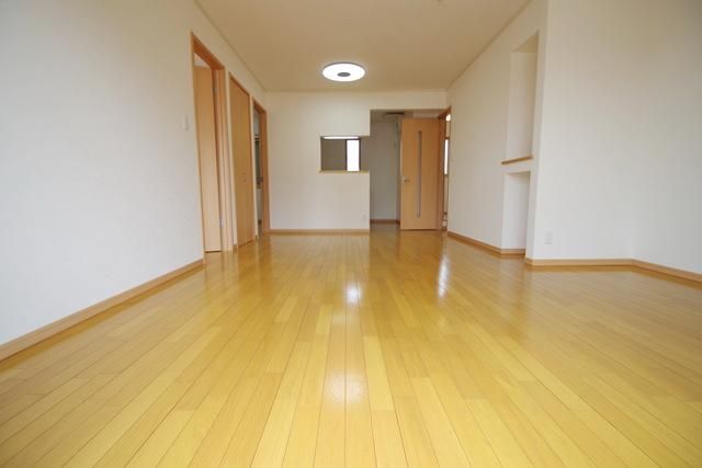 居室・リビング　★日当たりのある明るいお部屋です★