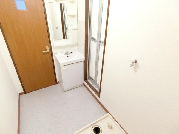 洗面設備　同物件の別のお部屋の写真でイメージです