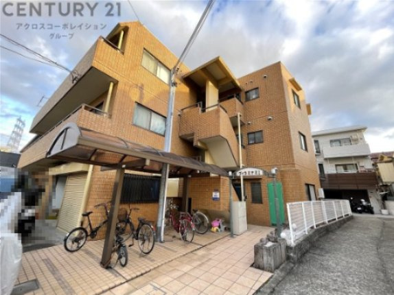 建物外観　宅配BOX付きで不在時も便利！