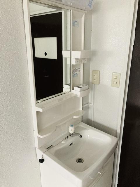 洗面設備　コンパクトで使いやすい洗面所