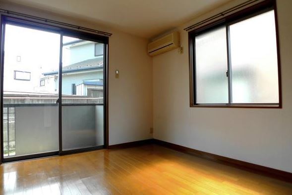 居室・リビング　※同物件、別部屋の写真です。