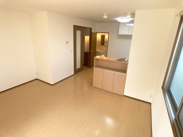 ジュネスあざみの居間写真