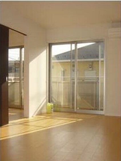 居室・リビング　開放感のあるゆったりとしたお部屋です♪