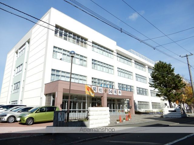 小学校　元町小学校（小学校）まで142m