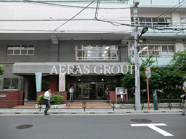 小学校　台東区立蔵前小学校（小学校）まで263m