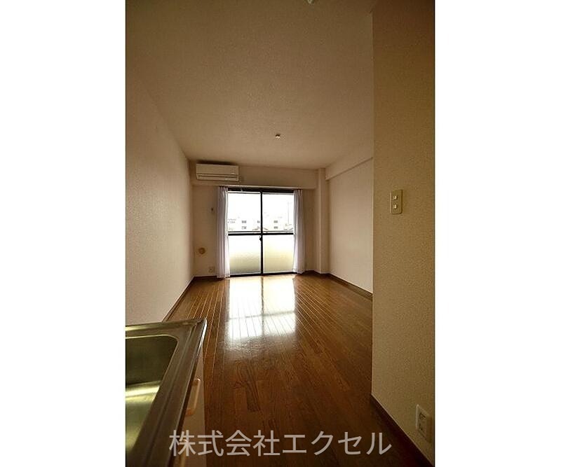 居室・リビング　日当たり良好の明るいお部屋です。