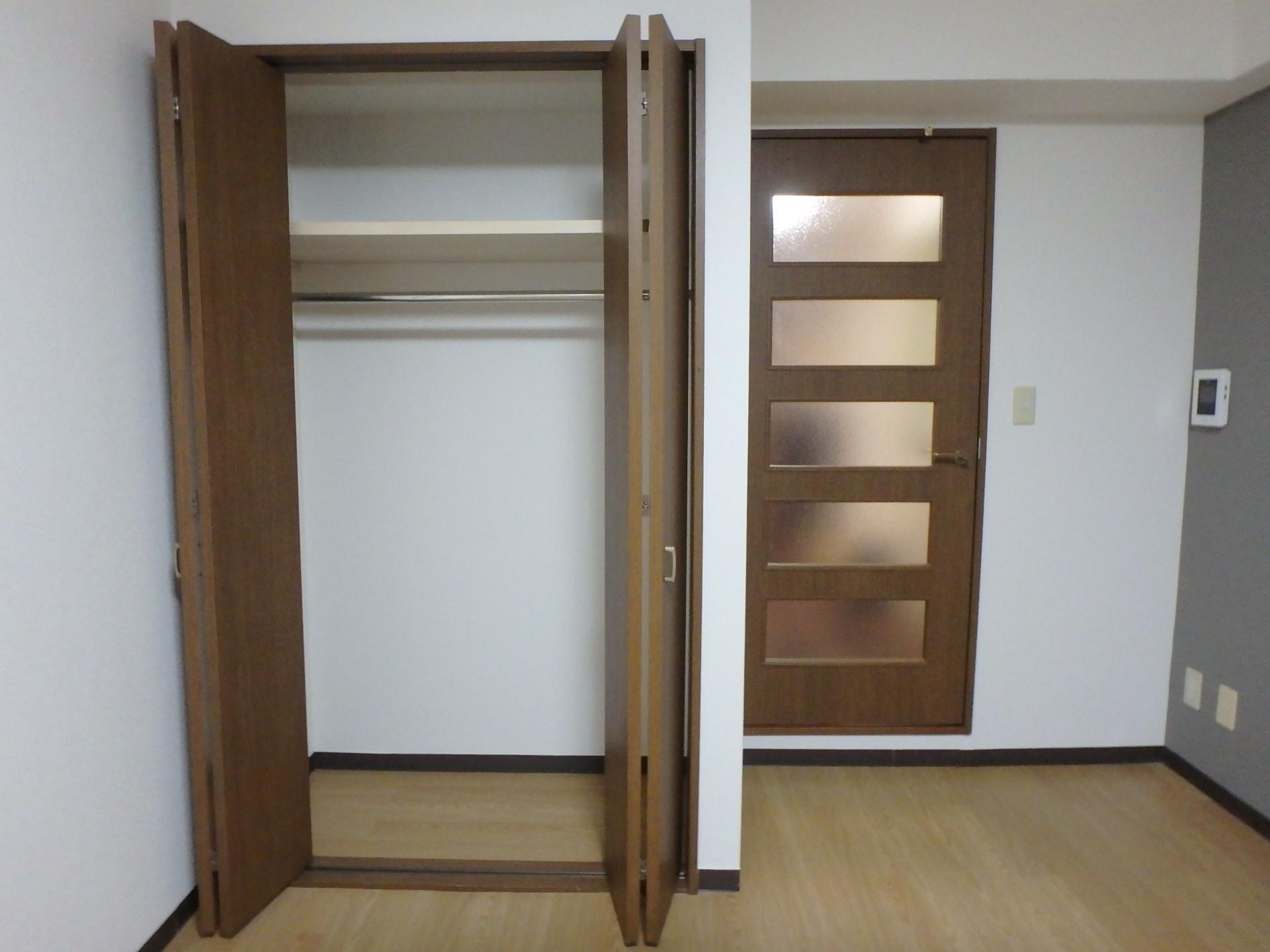 収納　２段式のクローゼット付きです