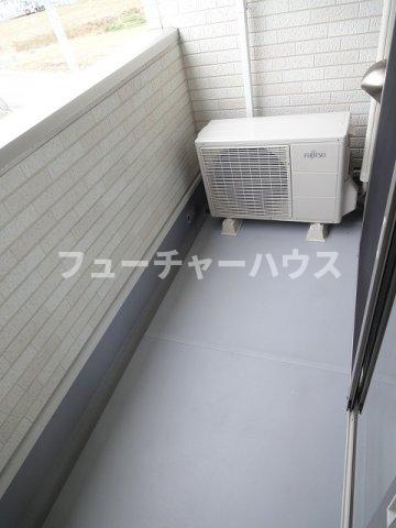 バルコニー　開放的で明るい空間を演出してくれるバルコニーです