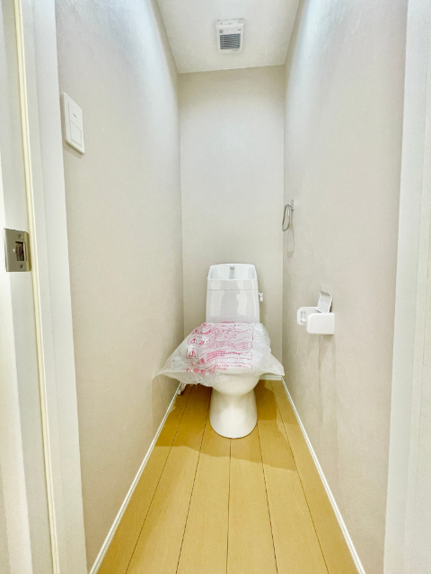 トイレ　同型の部屋の写真を使用しております。