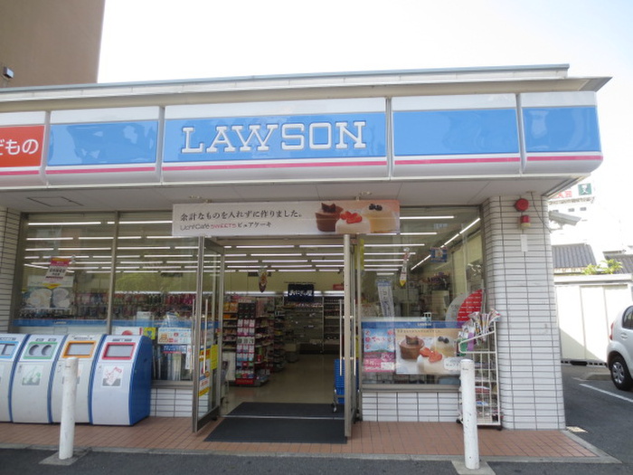 コンビニ　ローソン（コンビニ）まで562m