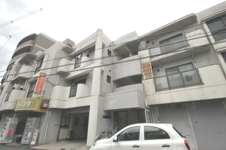阪急宝塚線 服部天神駅 徒歩6分 3階建 築41年の外観写真