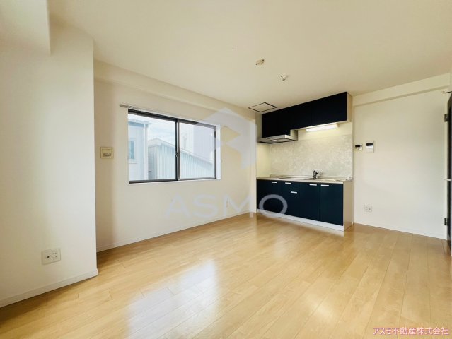 居室・リビング　同マンション別部屋参考写真