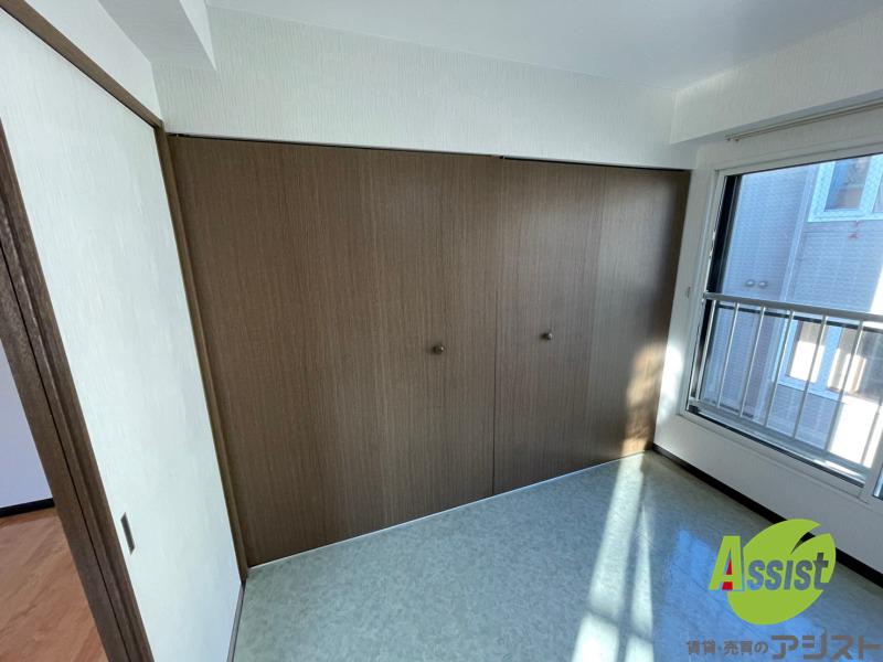 収納　寝室の収納です。部屋がすっきり片付きます。