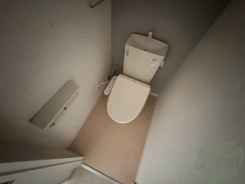 トイレ　ウォシュレット機能がついたトイレです。安心して使用できます。