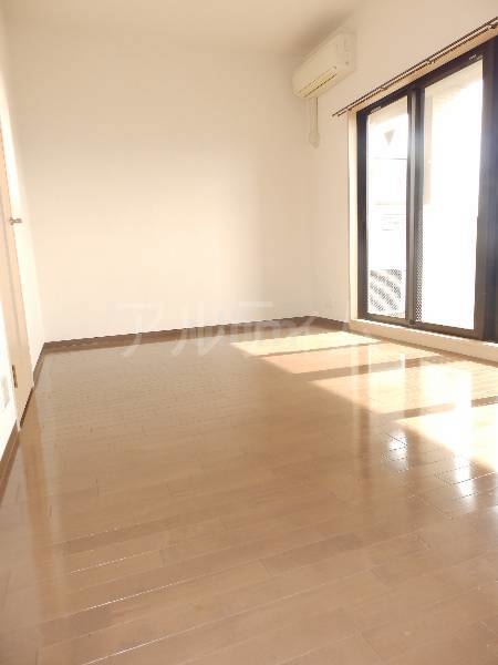 居室・リビング　違うお部屋の写真です。ご参考までに