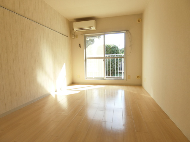 その他部屋・スペース　南向きで日当たりの良いお部屋です