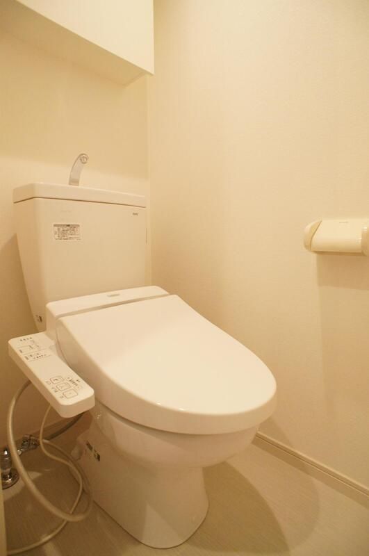 トイレ　落ち着いた色調のトイレです♪