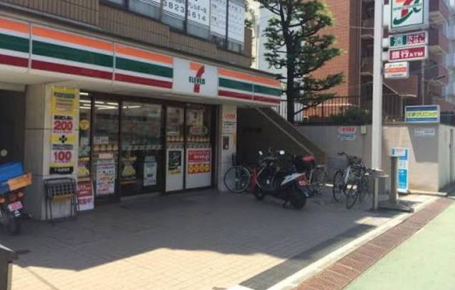コンビニ　セブンイレブン文京千駄木店（コンビニ）まで119m