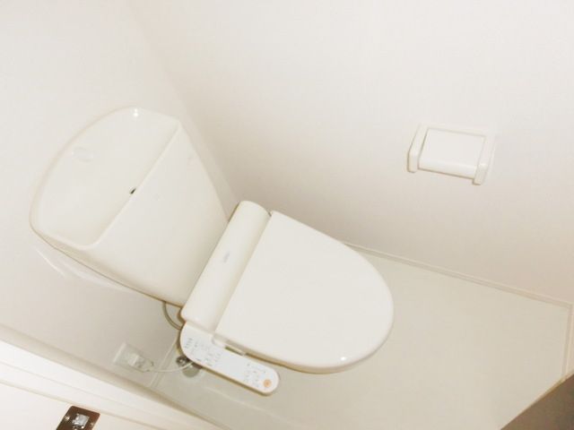 トイレ　★嬉しい設備のウォシュレット付きです★