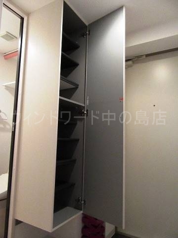 玄関　詳細は、ウィンドワード中の島店までご相談下さい。