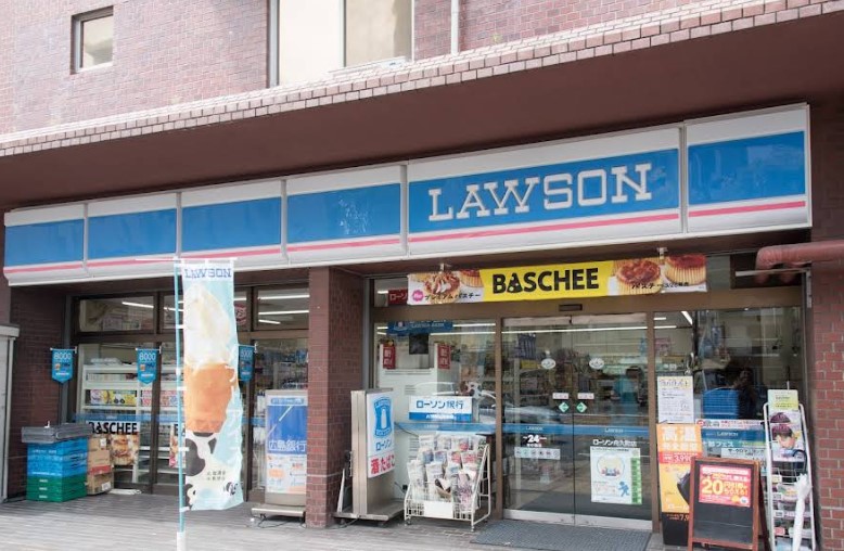 コンビニ　ローソン舟入町店（コンビニ）まで69m