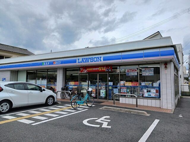コンビニ　ローソン様（コンビニ）まで500m