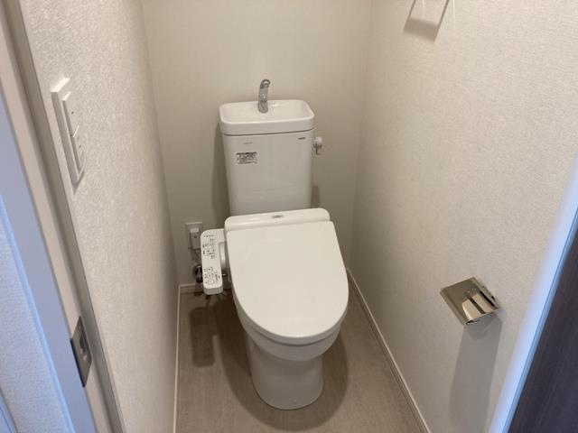 トイレ　※写真は同タイプ住戸です。