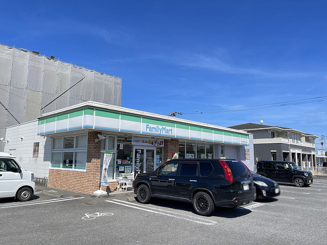 コンビニ　ファミリーマート 大分大在北１丁目店（コンビニ）まで600m