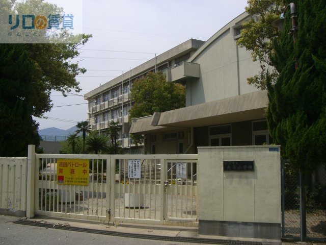小学校　宝塚市立売布小学校（小学校）まで515m