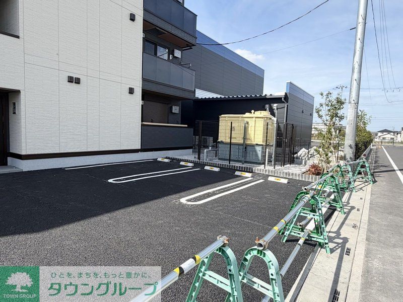 エントランス　駐車場