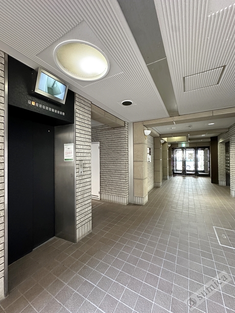 エントランス　築年数を感じさせない建物です♪♪