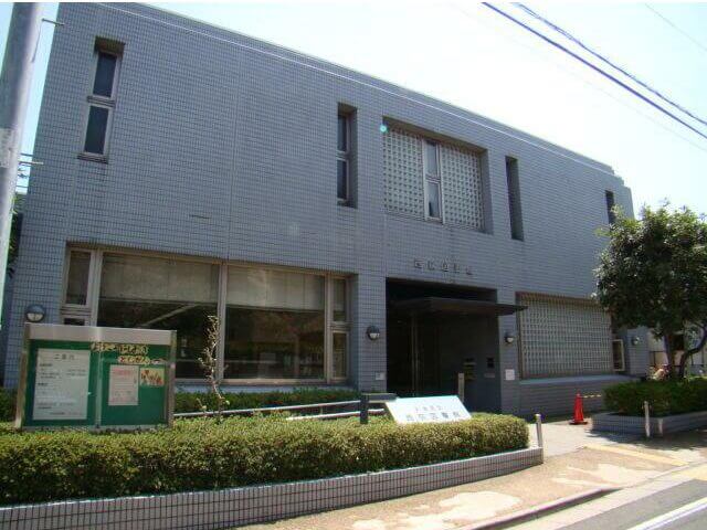 図書館　杉並区立西荻図書館（図書館）まで580m