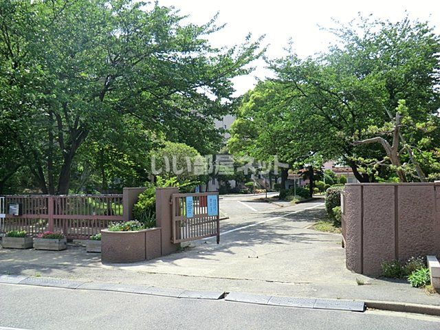 小学校　船橋市立湊町小学校（小学校）まで980m