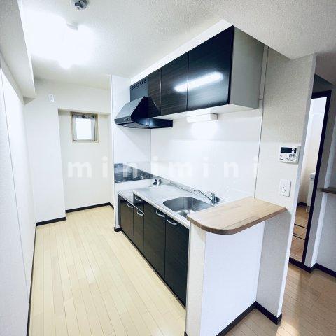 キッチン　※写真は別号室のものですので現状優先とさせていただきます