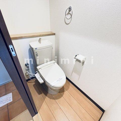 トイレ　※写真は別号室のものですので現状優先とさせていただきます
