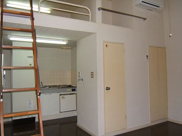 ラスール四ッ屋の居間写真