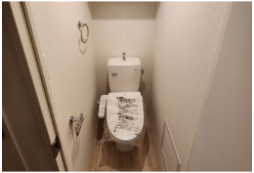 セレニテ三宮リアンのトイレ写真