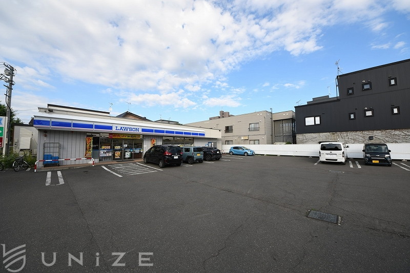 コンビニ　ローソン札幌美園2条六丁目店（コンビニ）まで391m