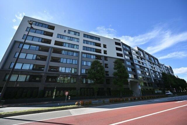 東京メトロ銀座線 外苑前駅 徒歩8分 築15年