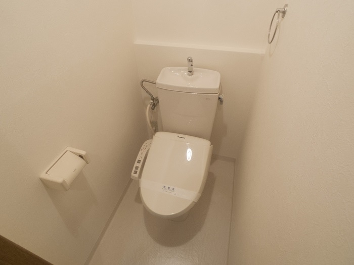 地下鉄烏丸線 今出川駅 徒歩22分 4階建 築28年のトイレ写真