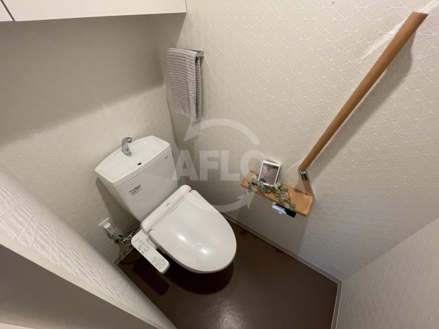 トイレ　シーズンフラッツ靭本町　トイレ