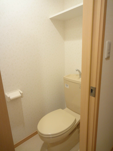 ＪＲ東海道本線 栗東駅 徒歩32分 2階建 築17年のトイレ写真