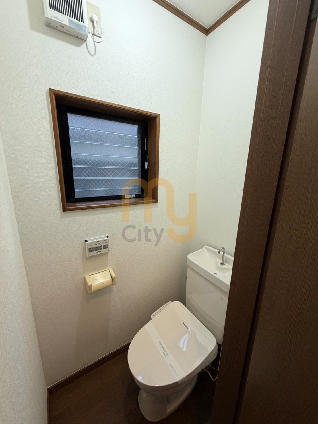 ＪＲ山手線 池袋駅 徒歩20分 3階建 築29年のトイレ写真