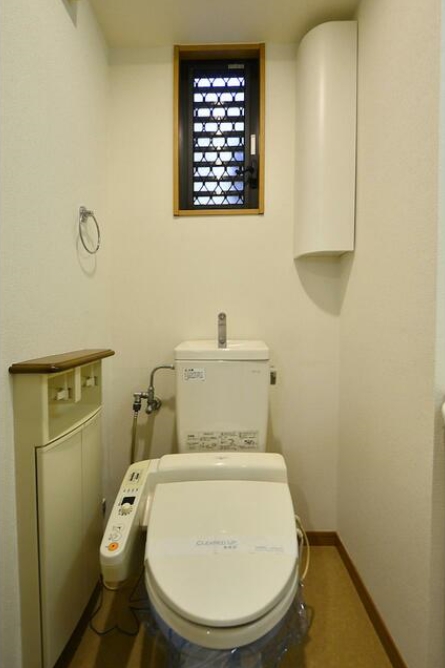ＪＲ中央線 西荻窪駅 徒歩8分 3階建 築23年のトイレ写真