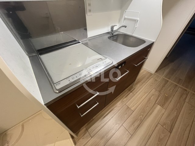 セレニテ江坂グランデのキッチン写真
