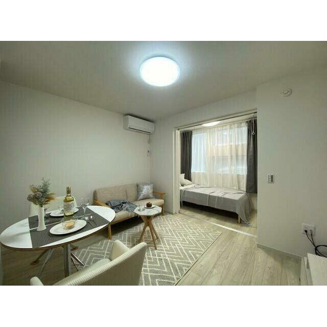KEIAI RESIDENCE 北小金IIIの居間写真