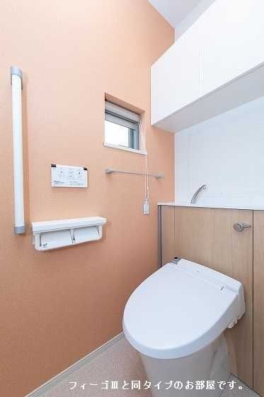 ＪＲ高崎線 熊谷駅 徒歩19分 3階建 築4年のトイレ写真