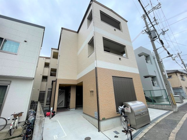 建物外観　落ち着いた雰囲気の外観です