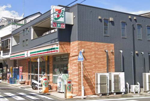 コンビニ　セブンイレブン 横浜白幡向町店（コンビニ）まで231m