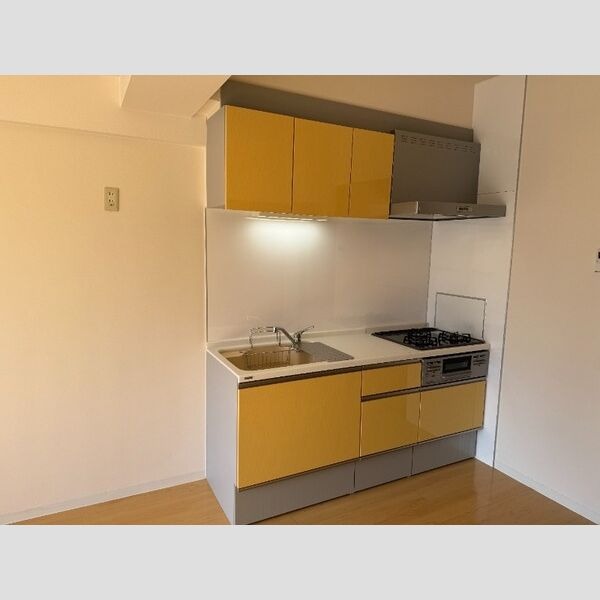 キッチン　※同タイプの別区画のお部屋です。